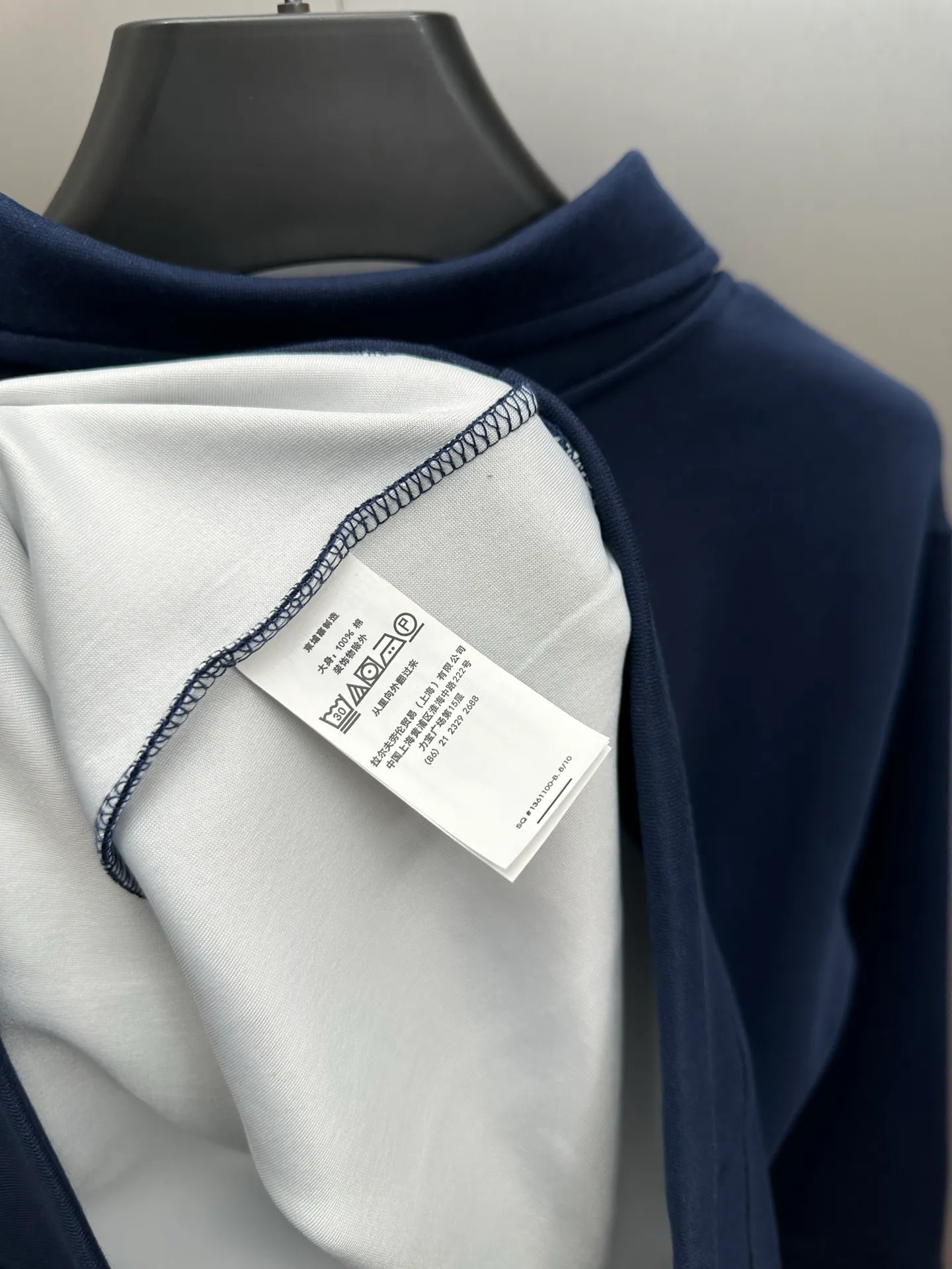 P260 Ralph Lauren/Ralph Lauren 2025 new lapel sweatshirt, classic pony logo embroidered Polo shirt, simple and versatile ~ super delicate and soft, close to the body without being tied. Perfectly reflects the brand's sense of superiority. The fabric is full of three-dimensionality, the loose fit is standard, comfortable to stretch, unrestricted in movement, and highly practical to wear. Classic and simple style, with pony embroidery pattern on the chest, imported machines, three-dimensional and full. Original Polo milk white buttons, taking into account warmth and cool lines. Whether worn alone or layered, you can create different styles of fashion with just one piece. The workmanship is exquisite and shipped from a major foreign trade factory. It is all done by master craftsmen with many years of experience. Everything is of high standards and requirements. All fabrics and accessories are original custom-made and of high quality. It perfectly embodies the brand's sense of superiority, is highly wearable, and is high-end and classy. Versatile and versatile!  Color: black, white, gray, brown, navy size: S M L XL
